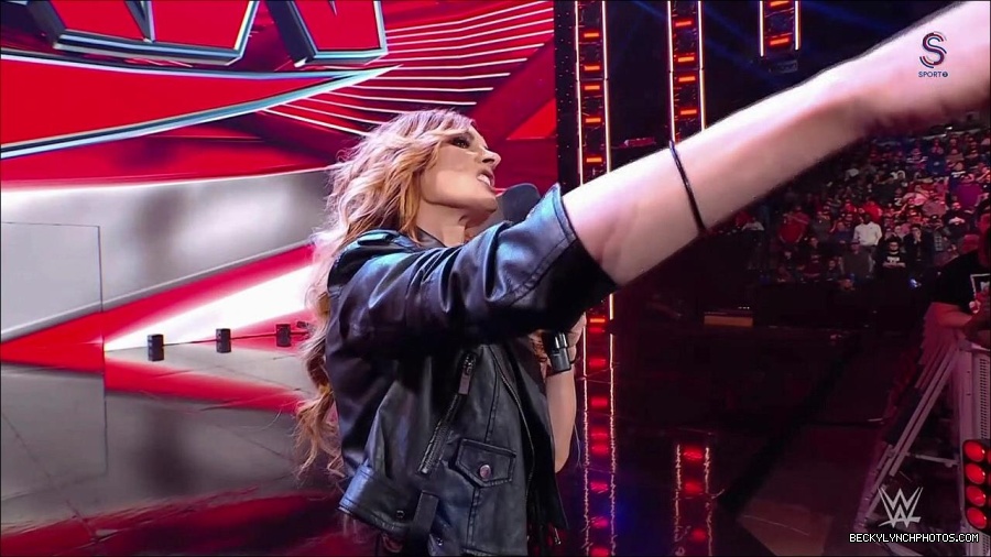 WWE_Monday_Night_RAW_2023_01_30_720p_HDTV_x264-Star_mp4_005526033.jpg