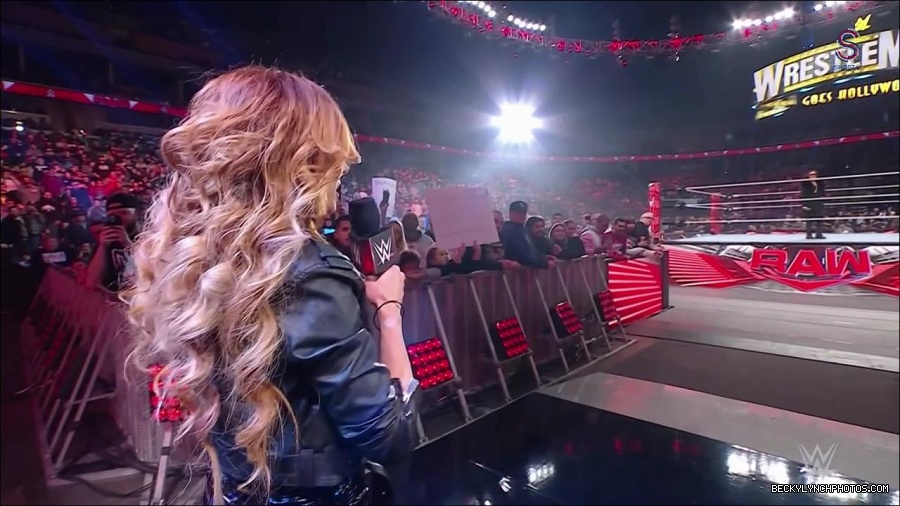 WWE_Monday_Night_RAW_2023_01_30_720p_HDTV_x264-Star_mp4_005536833.jpg