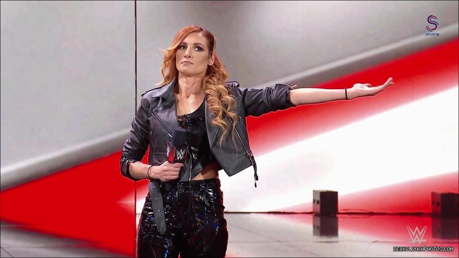 WWE_Monday_Night_RAW_2023_01_30_720p_HDTV_x264-Star_mp4_005574833.jpg