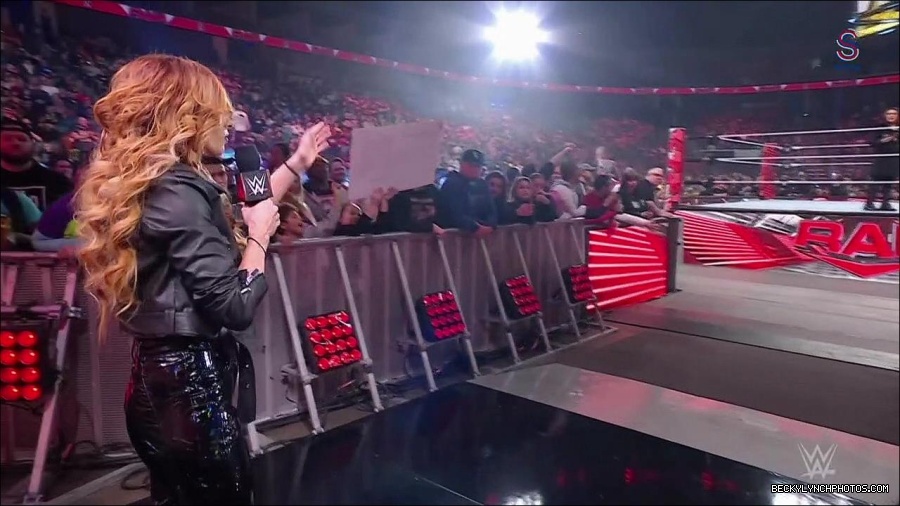 WWE_Monday_Night_RAW_2023_01_30_720p_HDTV_x264-Star_mp4_005712033.jpg