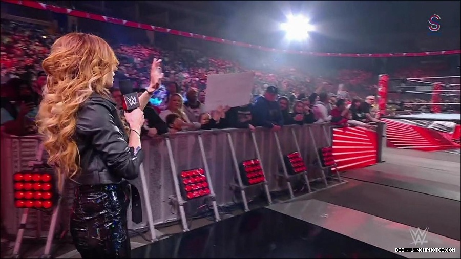 WWE_Monday_Night_RAW_2023_01_30_720p_HDTV_x264-Star_mp4_005712433.jpg