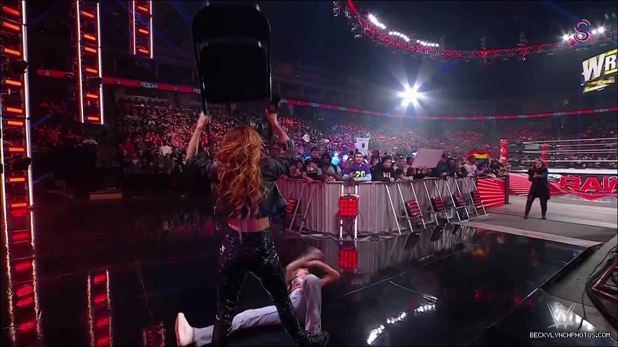 WWE_Monday_Night_RAW_2023_01_30_720p_HDTV_x264-Star_mp4_005768733.jpg