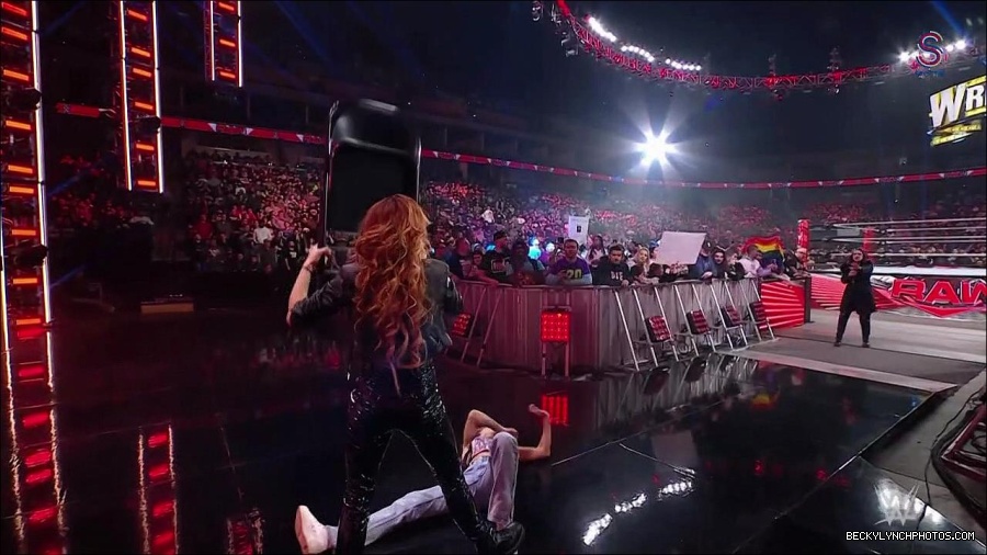 WWE_Monday_Night_RAW_2023_01_30_720p_HDTV_x264-Star_mp4_005769133.jpg