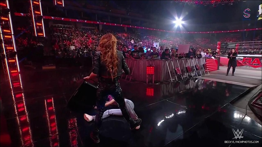 WWE_Monday_Night_RAW_2023_01_30_720p_HDTV_x264-Star_mp4_005770333.jpg