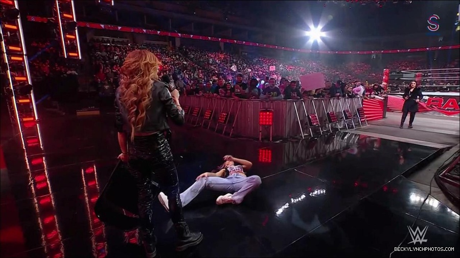 WWE_Monday_Night_RAW_2023_01_30_720p_HDTV_x264-Star_mp4_005776333.jpg