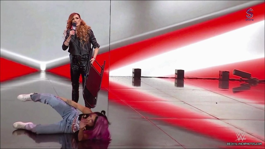 WWE_Monday_Night_RAW_2023_01_30_720p_HDTV_x264-Star_mp4_005782733.jpg