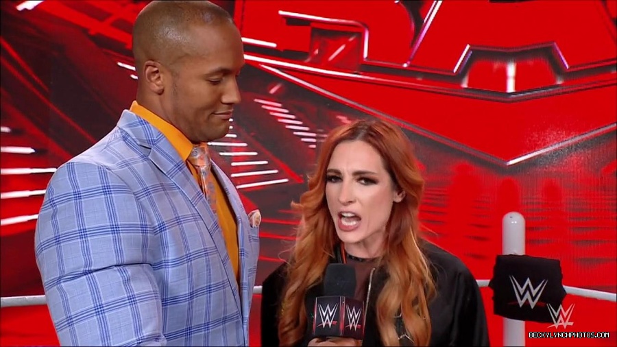 WWE_Monday_Night_RAW_2023_02_06_720p_HDTV_x264-Star_mp4_002416733.jpg