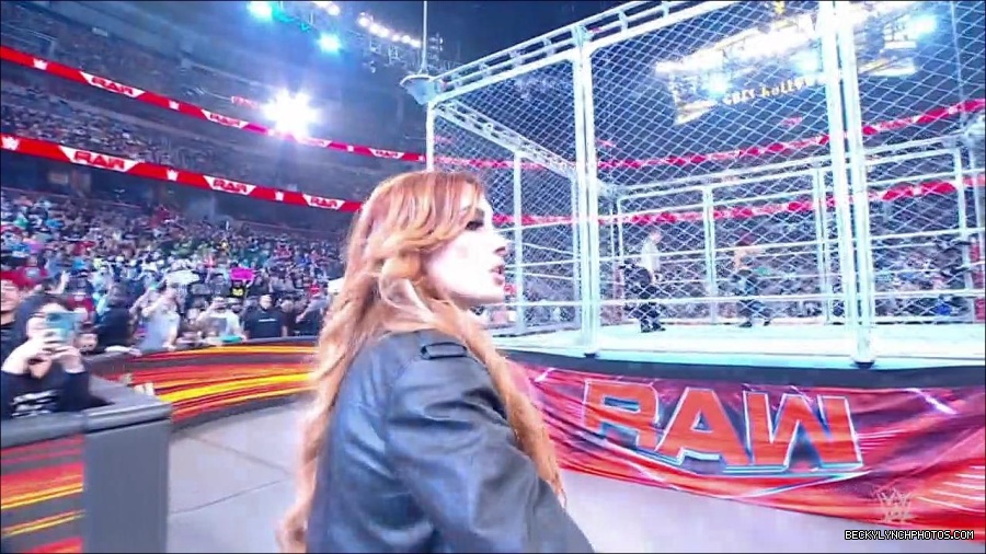 WWE_Monday_Night_RAW_2023_02_06_720p_HDTV_x264-Star_mp4_007046366.jpg