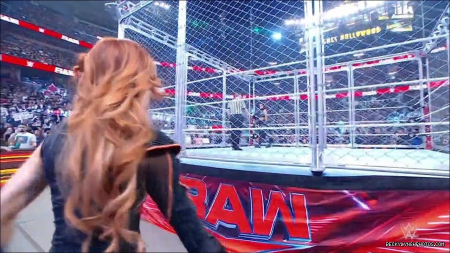 WWE_Monday_Night_RAW_2023_02_06_720p_HDTV_x264-Star_mp4_007049566.jpg