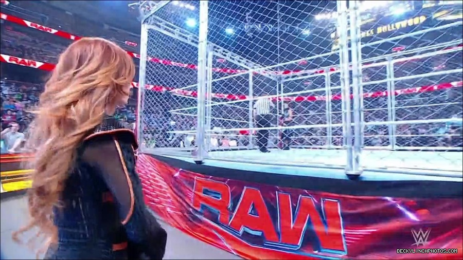 WWE_Monday_Night_RAW_2023_02_06_720p_HDTV_x264-Star_mp4_007049966.jpg