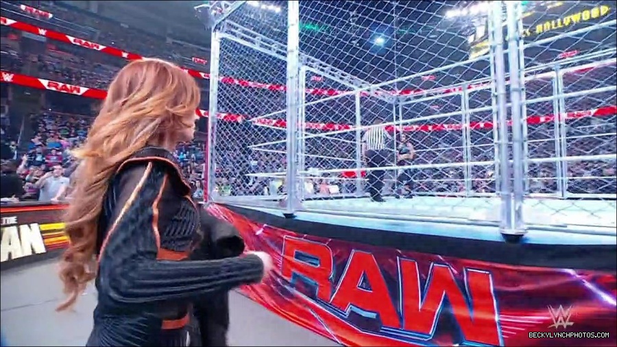 WWE_Monday_Night_RAW_2023_02_06_720p_HDTV_x264-Star_mp4_007050366.jpg