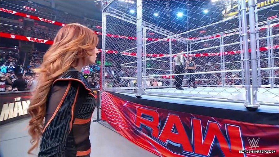 WWE_Monday_Night_RAW_2023_02_06_720p_HDTV_x264-Star_mp4_007051166.jpg
