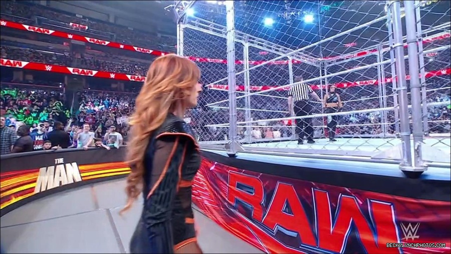 WWE_Monday_Night_RAW_2023_02_06_720p_HDTV_x264-Star_mp4_007051966.jpg