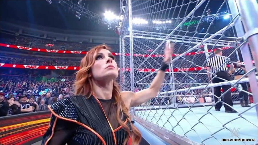 WWE_Monday_Night_RAW_2023_02_06_720p_HDTV_x264-Star_mp4_007055966.jpg