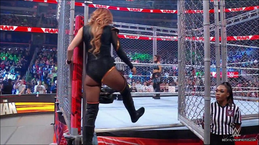 WWE_Monday_Night_RAW_2023_02_06_720p_HDTV_x264-Star_mp4_007065566.jpg