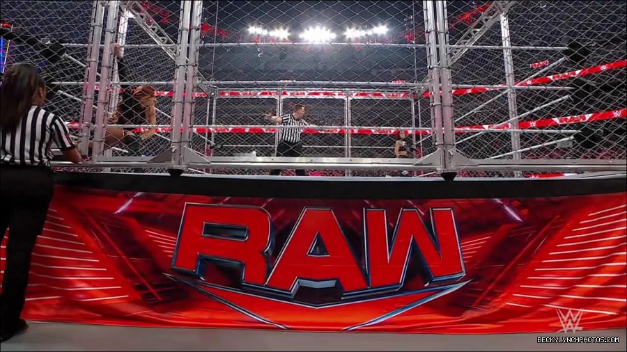 WWE_Monday_Night_RAW_2023_02_06_720p_HDTV_x264-Star_mp4_007081166.jpg