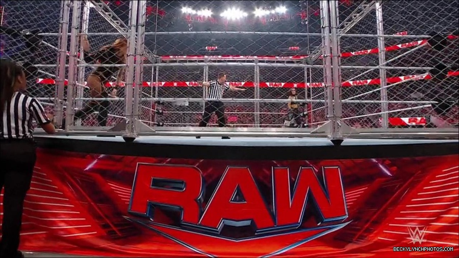 WWE_Monday_Night_RAW_2023_02_06_720p_HDTV_x264-Star_mp4_007082366.jpg