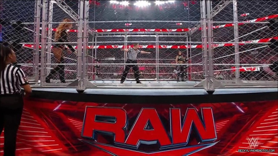 WWE_Monday_Night_RAW_2023_02_06_720p_HDTV_x264-Star_mp4_007082766.jpg