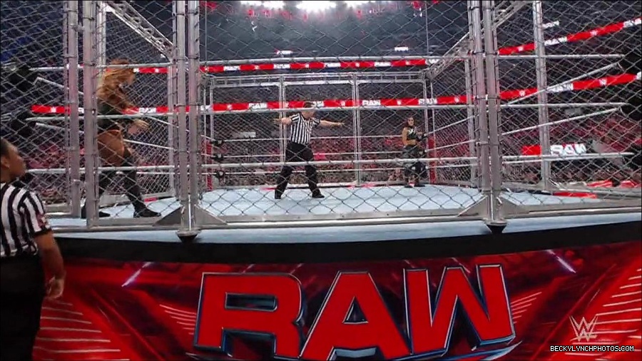 WWE_Monday_Night_RAW_2023_02_06_720p_HDTV_x264-Star_mp4_007083166.jpg