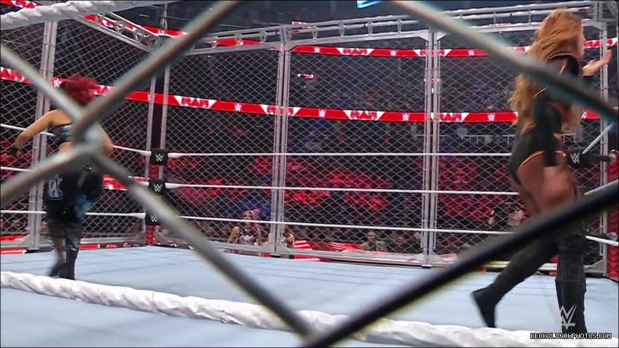WWE_Monday_Night_RAW_2023_02_06_720p_HDTV_x264-Star_mp4_007115966.jpg