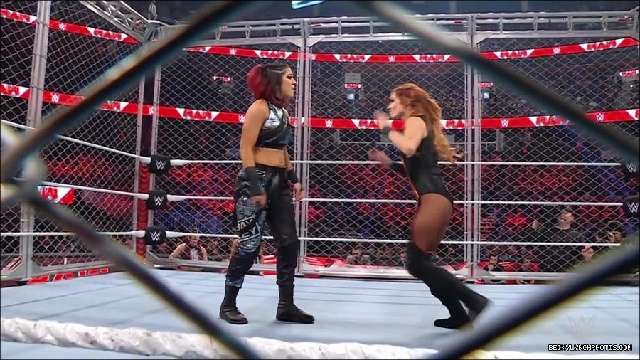 WWE_Monday_Night_RAW_2023_02_06_720p_HDTV_x264-Star_mp4_007133966.jpg