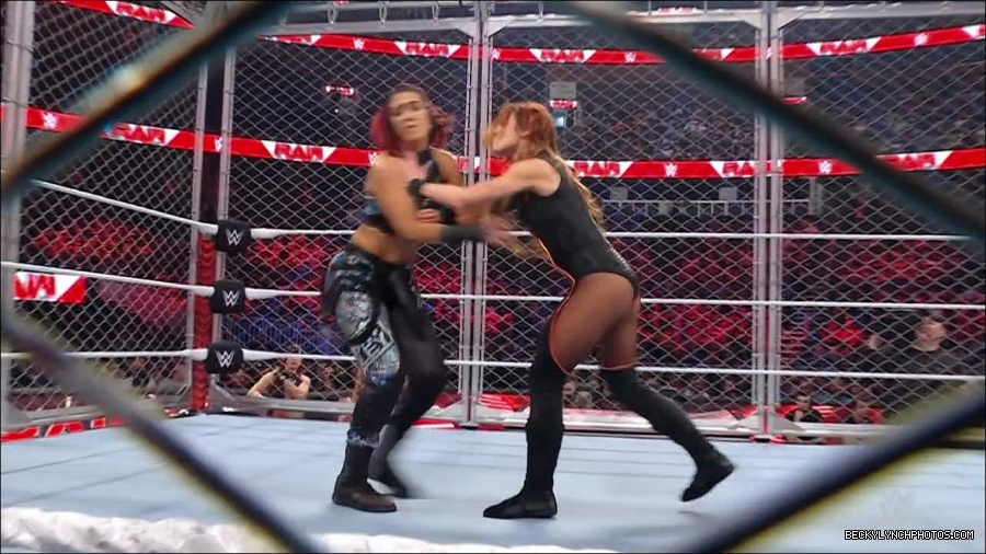 WWE_Monday_Night_RAW_2023_02_06_720p_HDTV_x264-Star_mp4_007134366.jpg