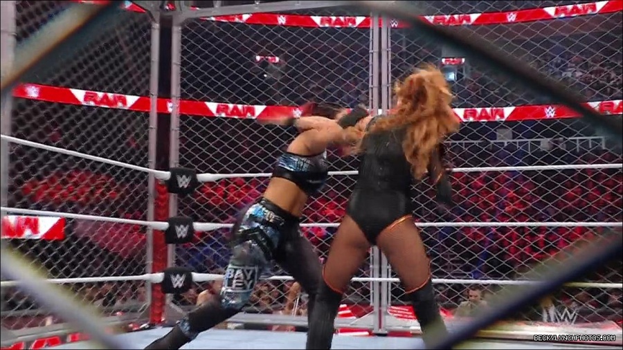 WWE_Monday_Night_RAW_2023_02_06_720p_HDTV_x264-Star_mp4_007137566.jpg