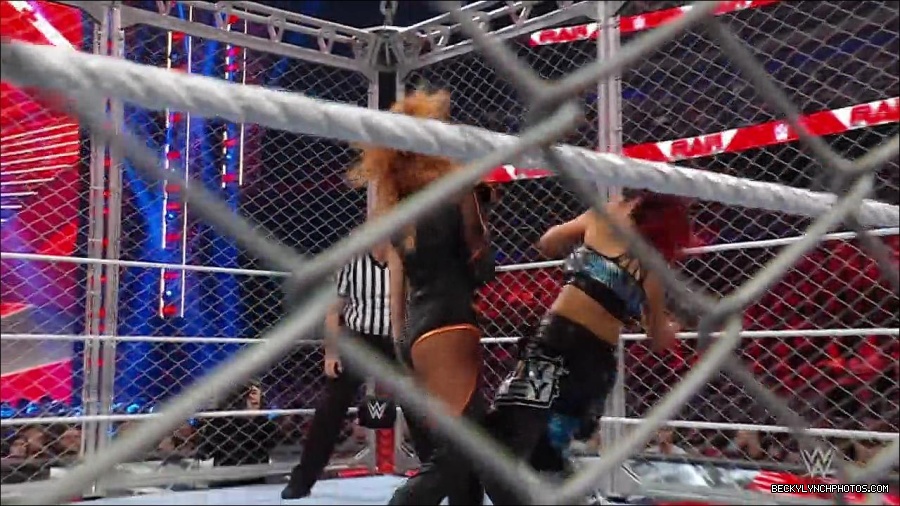 WWE_Monday_Night_RAW_2023_02_06_720p_HDTV_x264-Star_mp4_007138366.jpg