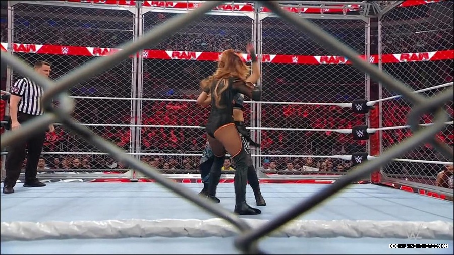 WWE_Monday_Night_RAW_2023_02_06_720p_HDTV_x264-Star_mp4_007140366.jpg