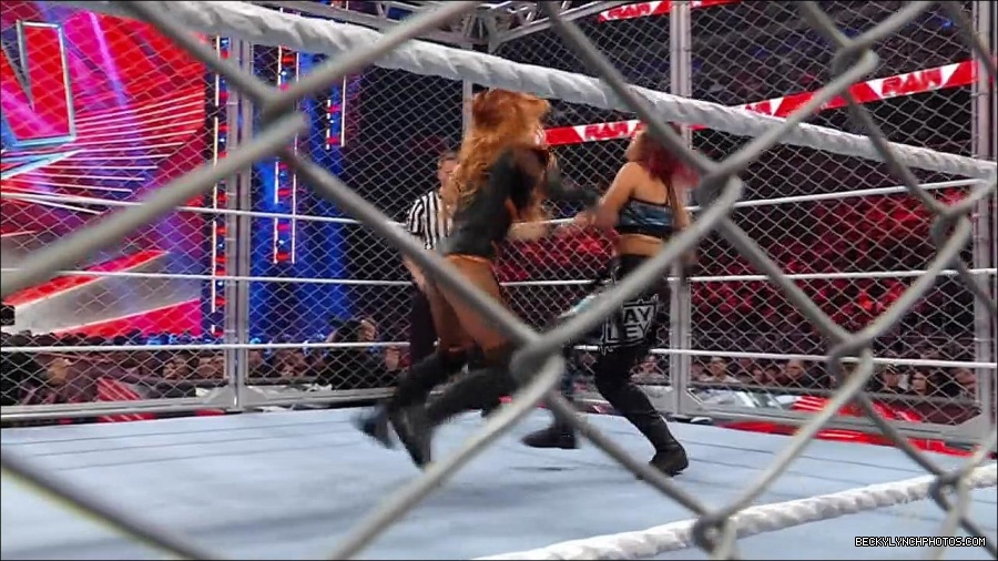WWE_Monday_Night_RAW_2023_02_06_720p_HDTV_x264-Star_mp4_007143966.jpg