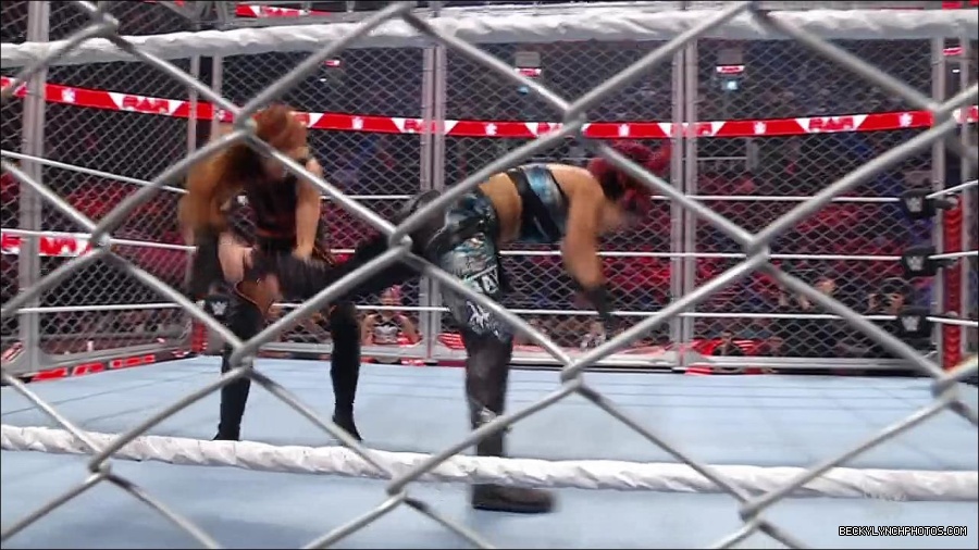 WWE_Monday_Night_RAW_2023_02_06_720p_HDTV_x264-Star_mp4_007148766.jpg