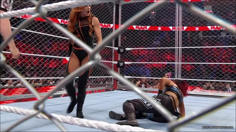WWE_Monday_Night_RAW_2023_02_06_720p_HDTV_x264-Star_mp4_007150366.jpg
