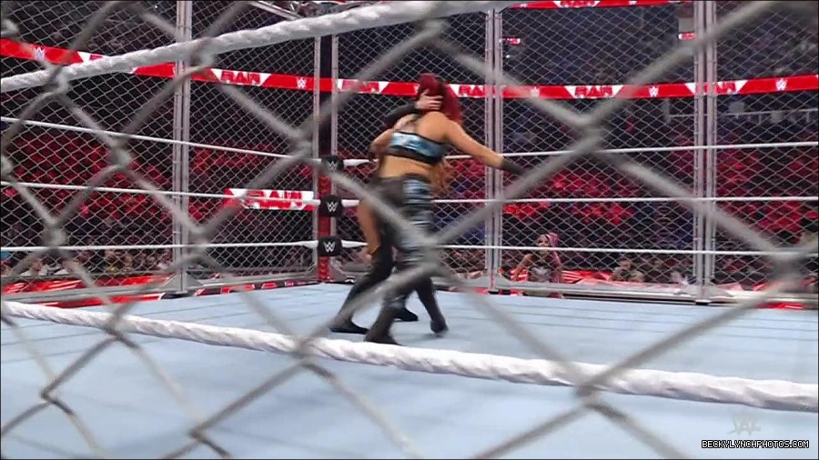 WWE_Monday_Night_RAW_2023_02_06_720p_HDTV_x264-Star_mp4_007156766.jpg