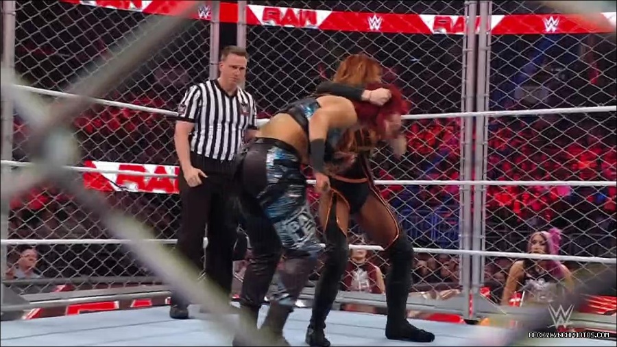 WWE_Monday_Night_RAW_2023_02_06_720p_HDTV_x264-Star_mp4_007161166.jpg