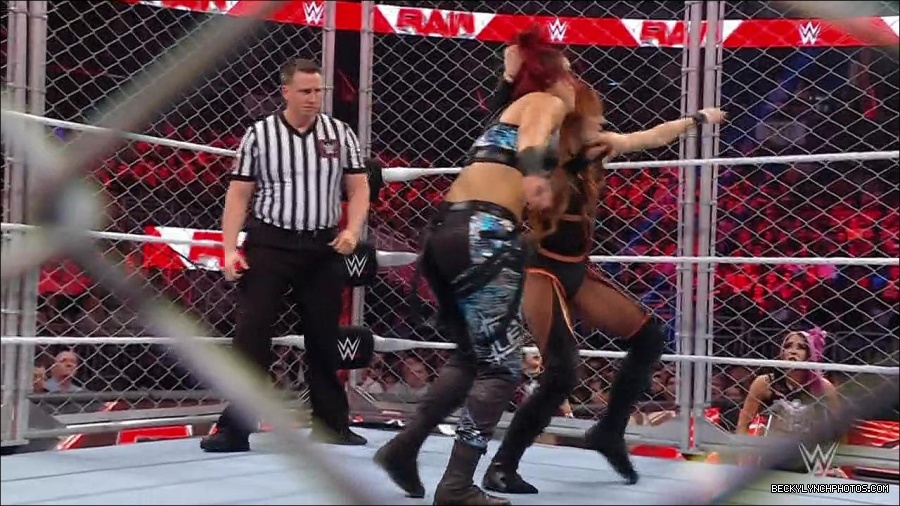 WWE_Monday_Night_RAW_2023_02_06_720p_HDTV_x264-Star_mp4_007161566.jpg