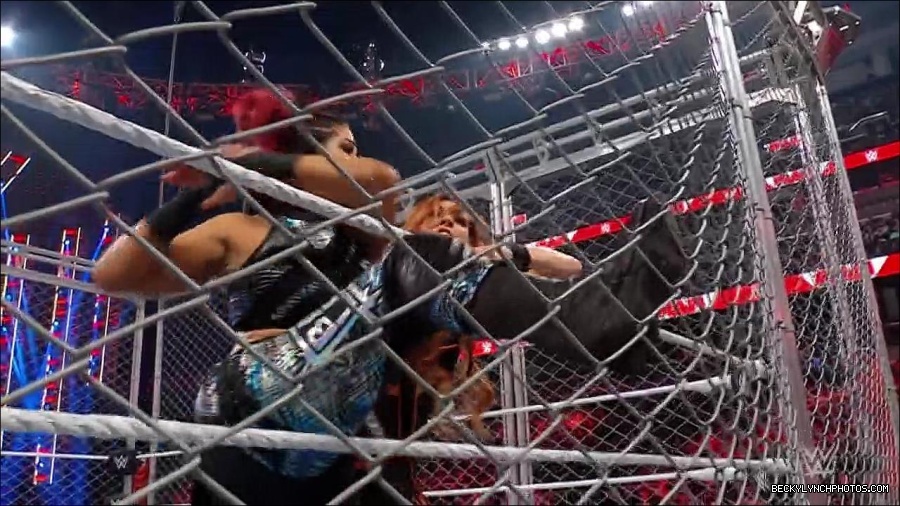 WWE_Monday_Night_RAW_2023_02_06_720p_HDTV_x264-Star_mp4_007163566.jpg