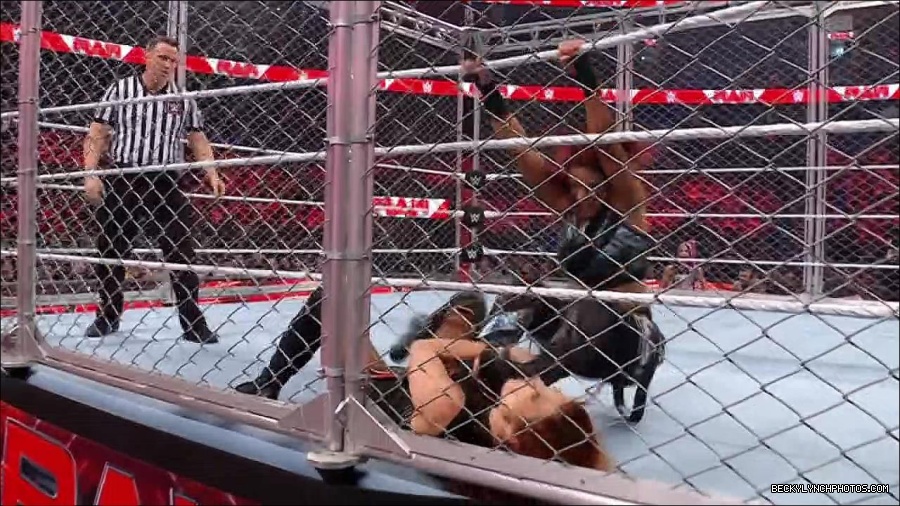 WWE_Monday_Night_RAW_2023_02_06_720p_HDTV_x264-Star_mp4_007188366.jpg