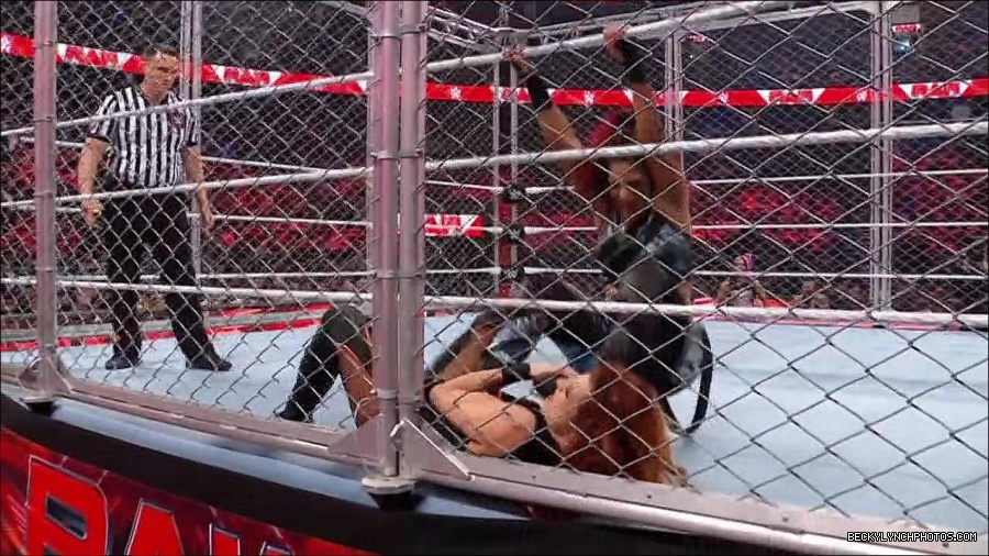 WWE_Monday_Night_RAW_2023_02_06_720p_HDTV_x264-Star_mp4_007188766.jpg