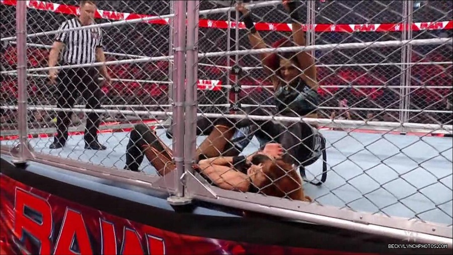WWE_Monday_Night_RAW_2023_02_06_720p_HDTV_x264-Star_mp4_007189166.jpg