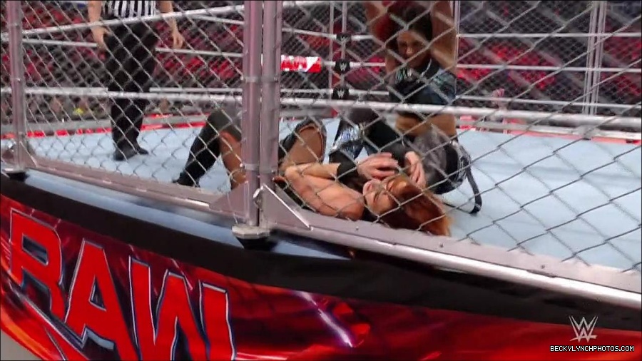 WWE_Monday_Night_RAW_2023_02_06_720p_HDTV_x264-Star_mp4_007189566.jpg