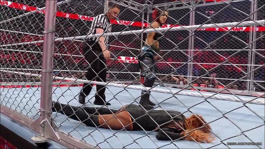 WWE_Monday_Night_RAW_2023_02_06_720p_HDTV_x264-Star_mp4_007195966.jpg