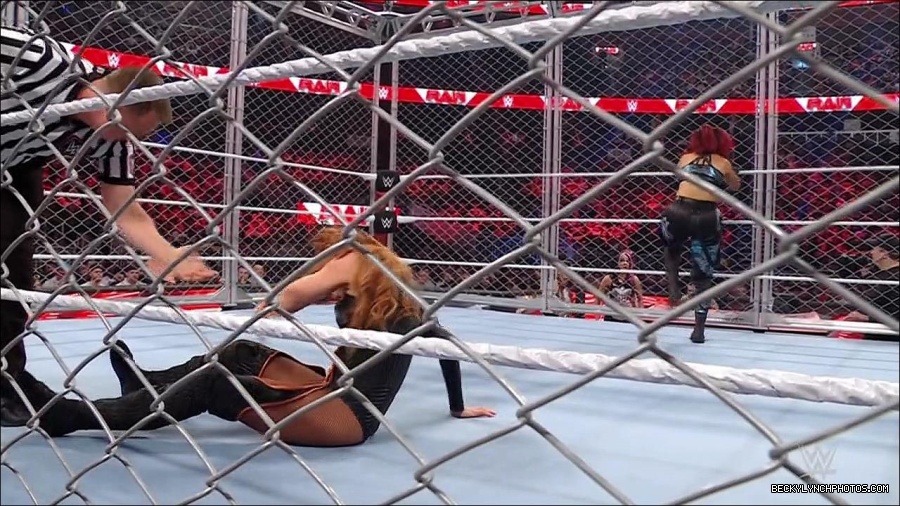 WWE_Monday_Night_RAW_2023_02_06_720p_HDTV_x264-Star_mp4_007205566.jpg