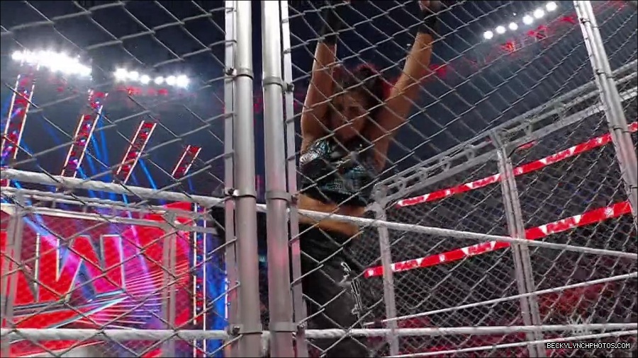 WWE_Monday_Night_RAW_2023_02_06_720p_HDTV_x264-Star_mp4_007207166.jpg