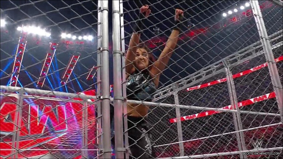 WWE_Monday_Night_RAW_2023_02_06_720p_HDTV_x264-Star_mp4_007207566.jpg