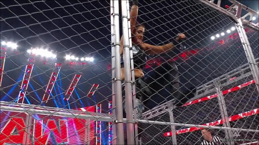 WWE_Monday_Night_RAW_2023_02_06_720p_HDTV_x264-Star_mp4_007209566.jpg