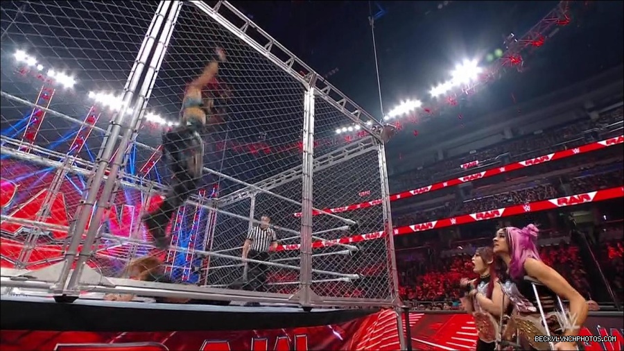 WWE_Monday_Night_RAW_2023_02_06_720p_HDTV_x264-Star_mp4_007215166.jpg