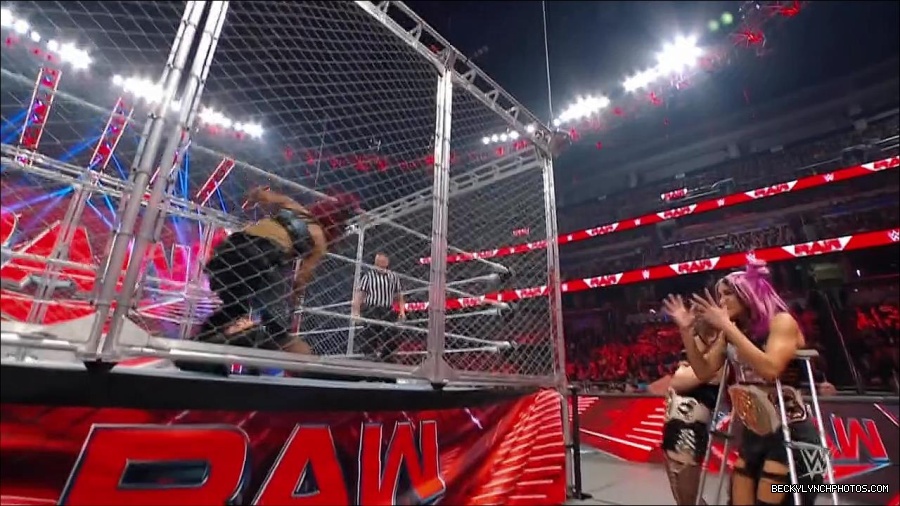 WWE_Monday_Night_RAW_2023_02_06_720p_HDTV_x264-Star_mp4_007215566.jpg