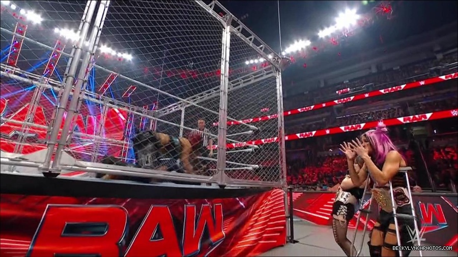 WWE_Monday_Night_RAW_2023_02_06_720p_HDTV_x264-Star_mp4_007215966.jpg