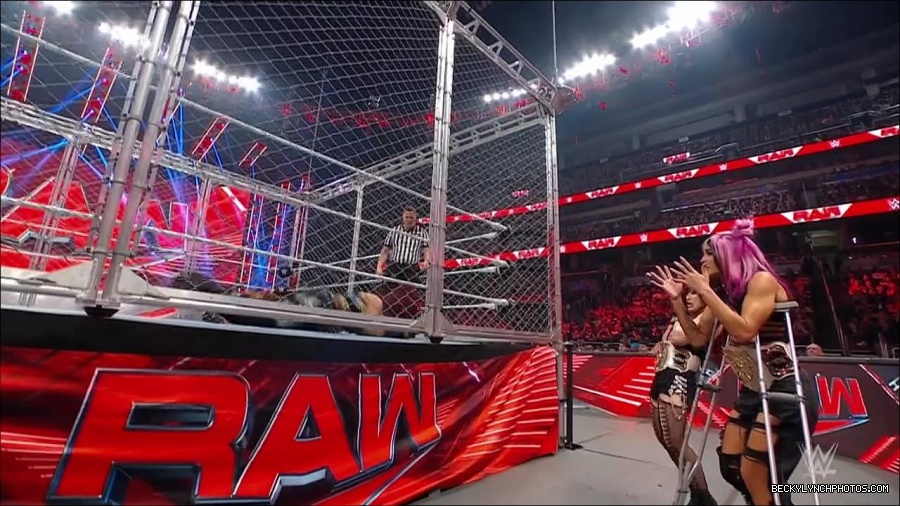 WWE_Monday_Night_RAW_2023_02_06_720p_HDTV_x264-Star_mp4_007216366.jpg