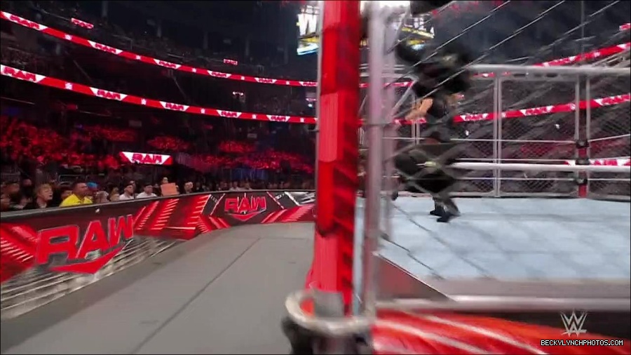 WWE_Monday_Night_RAW_2023_02_06_720p_HDTV_x264-Star_mp4_007221566.jpg